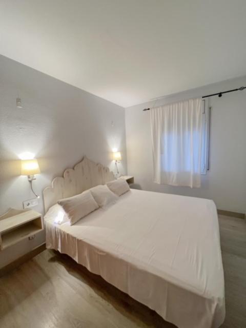 Hotel & Apartaments Thalassa Sport & Spa Росас Экстерьер фото