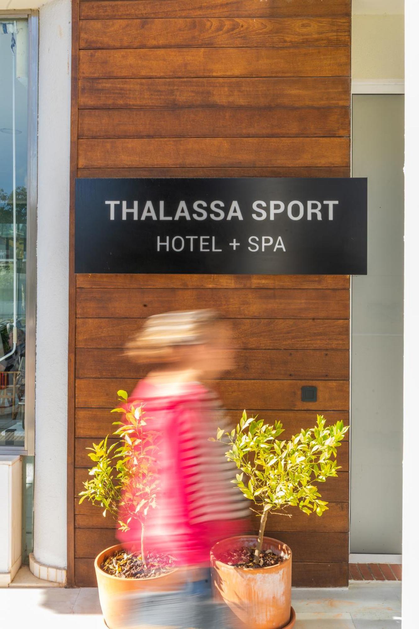 Hotel & Apartaments Thalassa Sport & Spa Росас Экстерьер фото